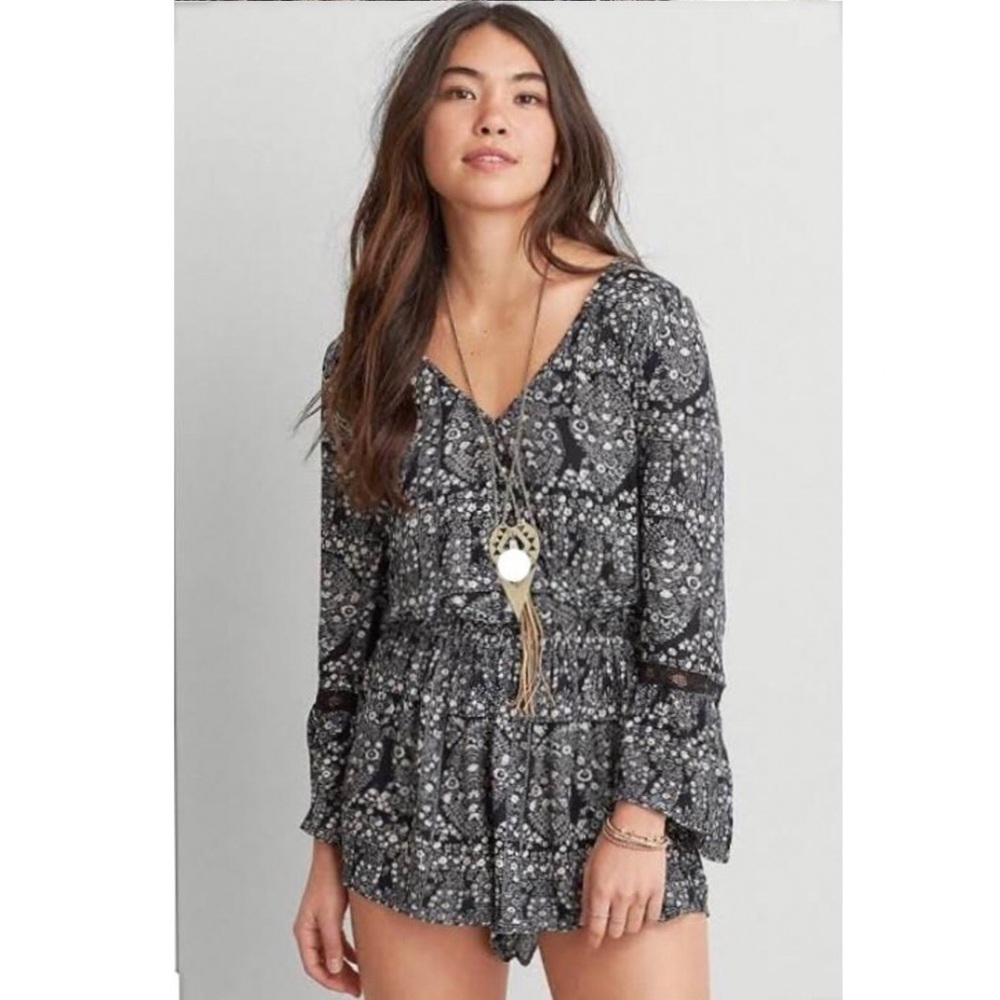 American Eagle Jumpsuit Women S/P Black Floral Romper pockets long